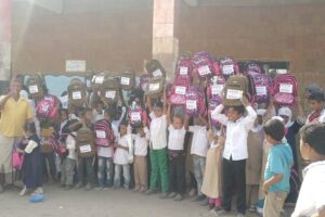 100 students received school backpacks in Hodeidah