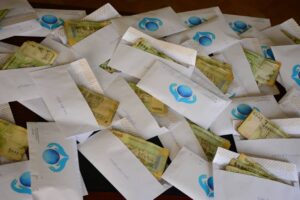 71 widows in Sana’a receive cash assistance from Mona Relief