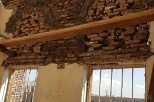 Mona Relief contributes to rebuilding a house for a family in Sana’a