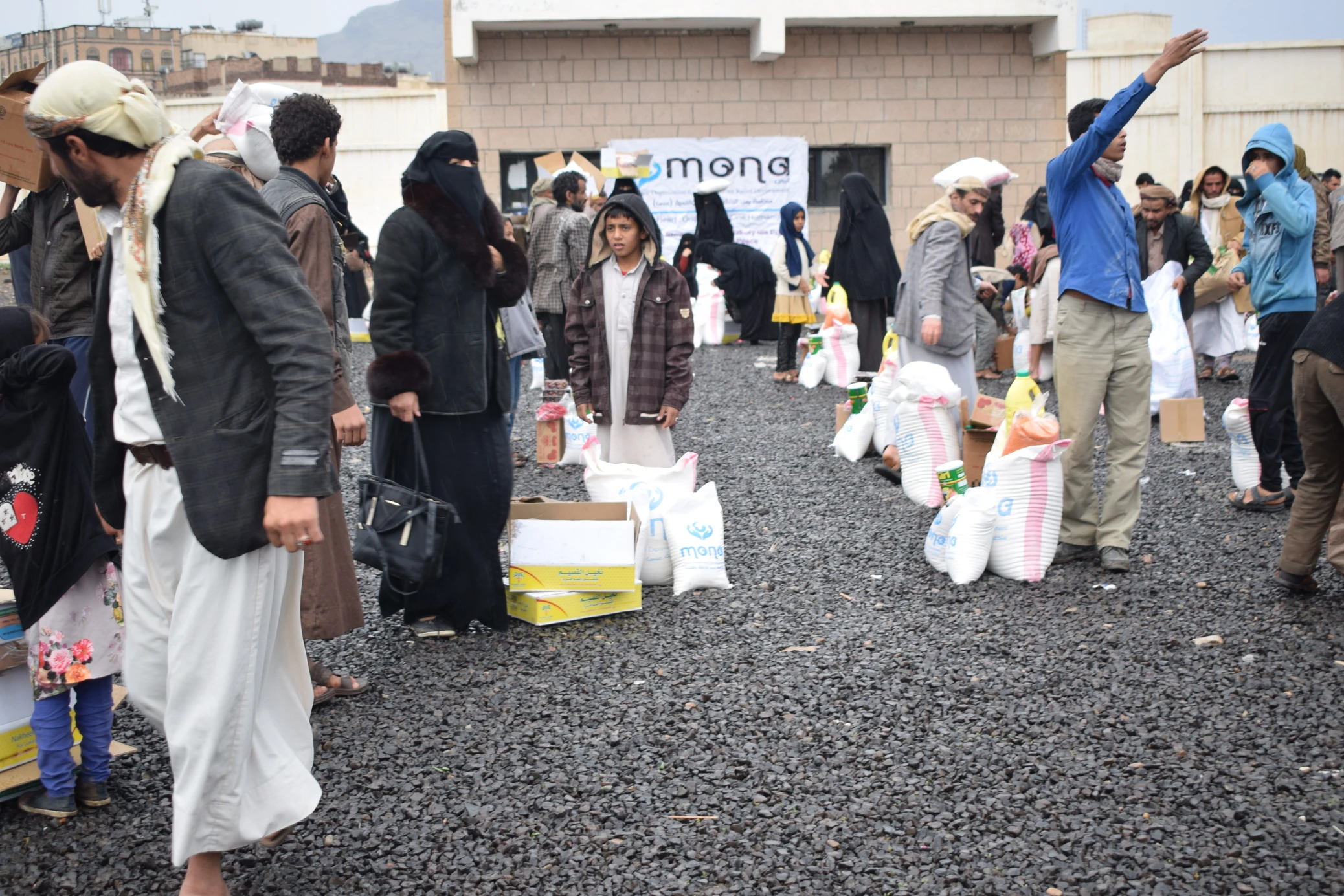 You are currently viewing 180 displaced and vulnerable families received food baskets in Sana’a