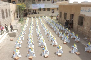 Mona Relief’s team delivering urgent food baskets in Manakha area West Sana’a