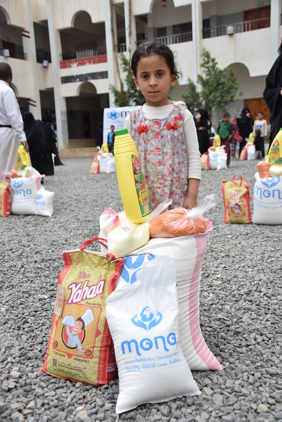 You are currently viewing 200 families received food packages in Sana’a