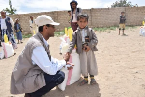 100 families in Sana’a receive food baskets from Mona Relief
